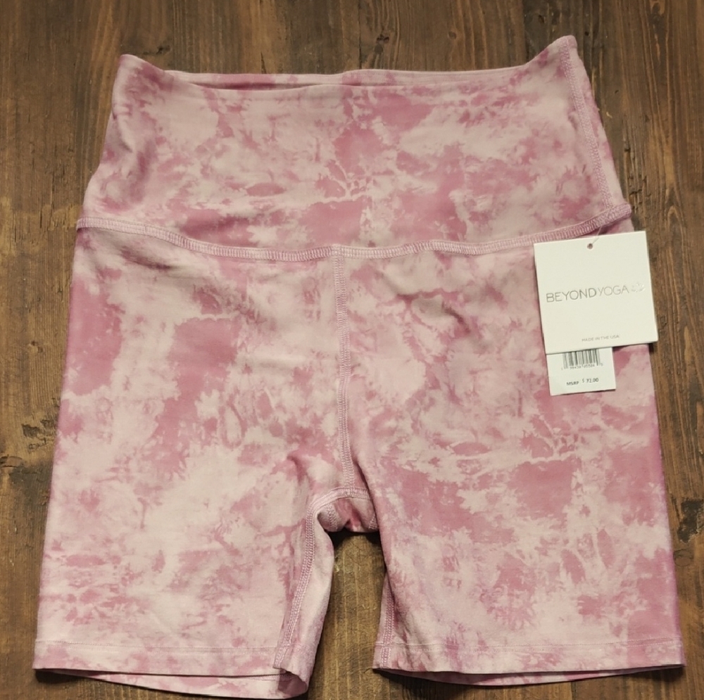 NWT Beyond Yoga Blush Tie-Dye Athletic Shorts
